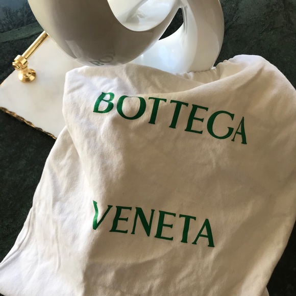Authentic bottega venetta cassett - Picture 14 of 16